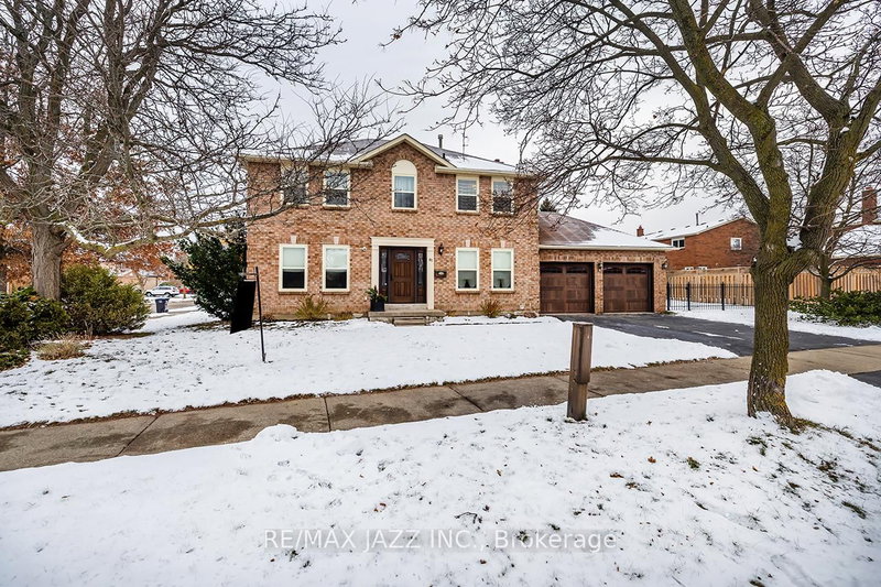 81 Burgby Ave, Brampton, L6X 3E2 | Image 2