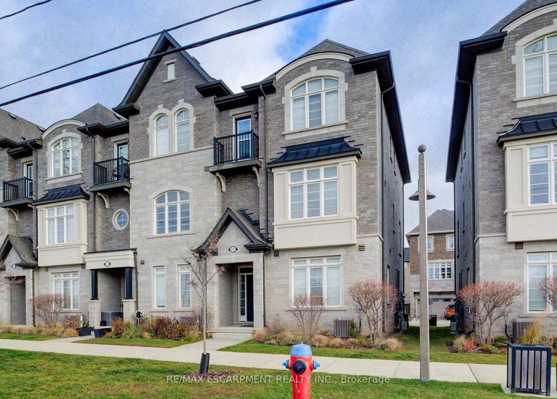 2285 Khalsa Gate, Oakville, L6M 1P4 | Image 3