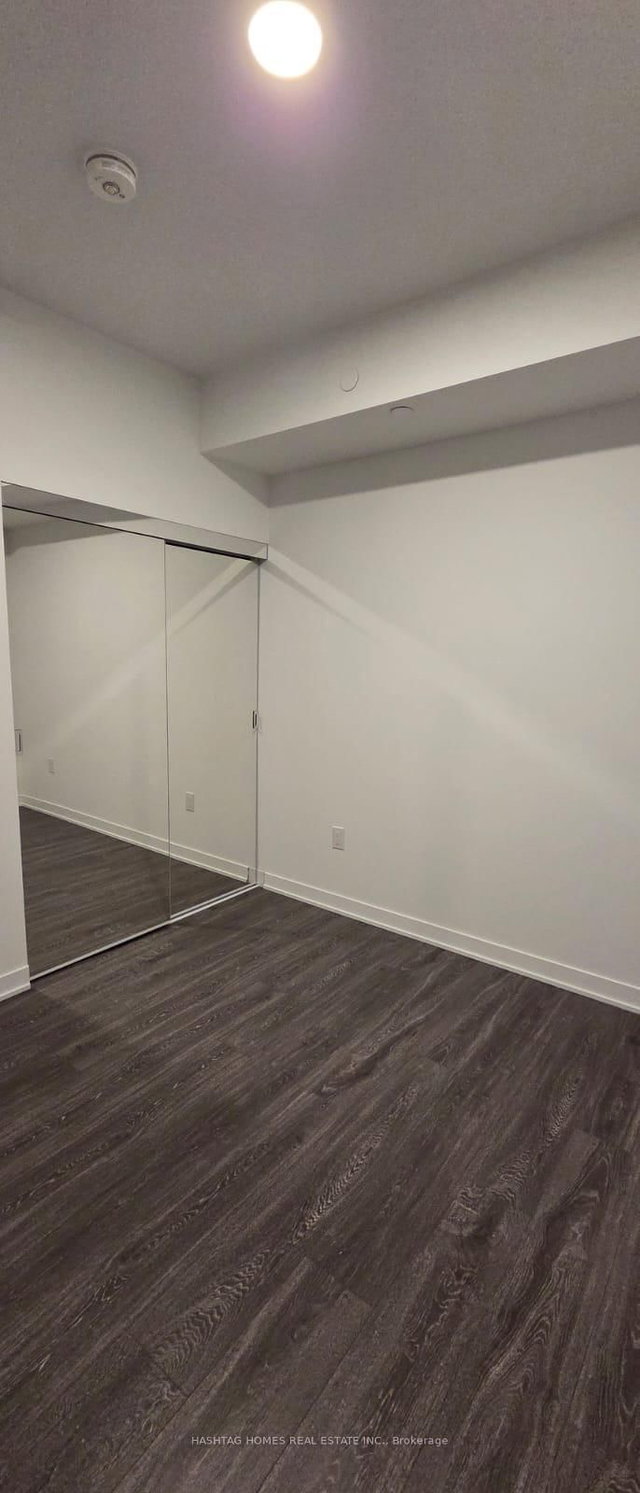 2610 - 2495 eglinton Avenue W