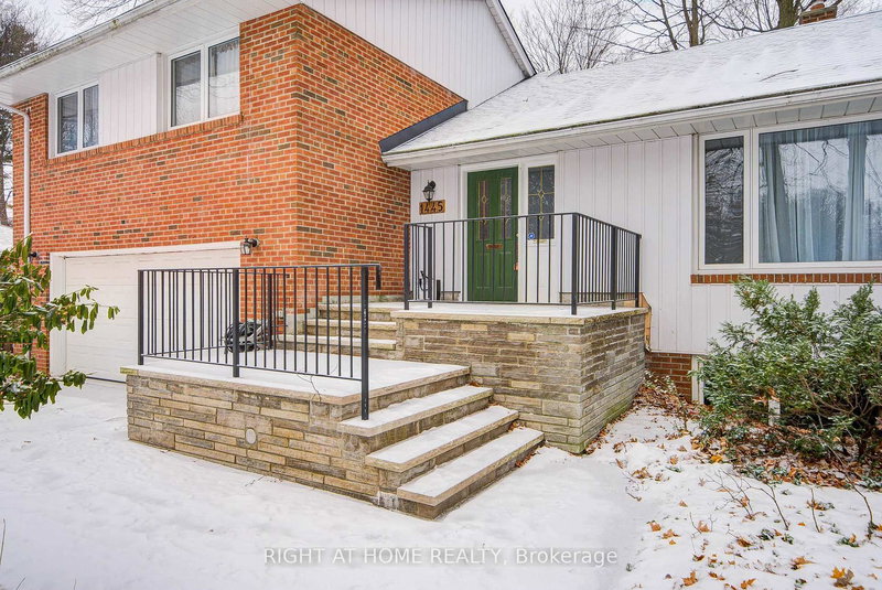 1445 Ryan Pl, Mississauga, L5C 1J7 | Image 3