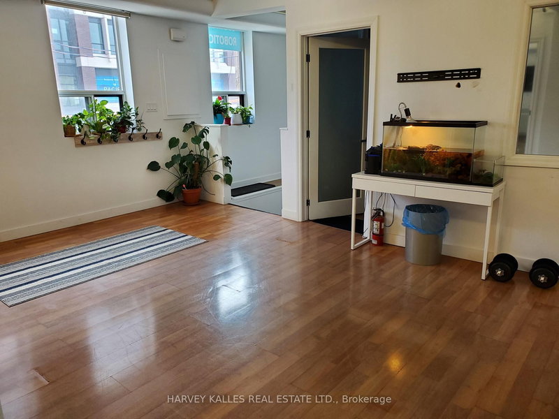 B - 406 Pacific Ave, Toronto, M6P 2R1 | Image 2