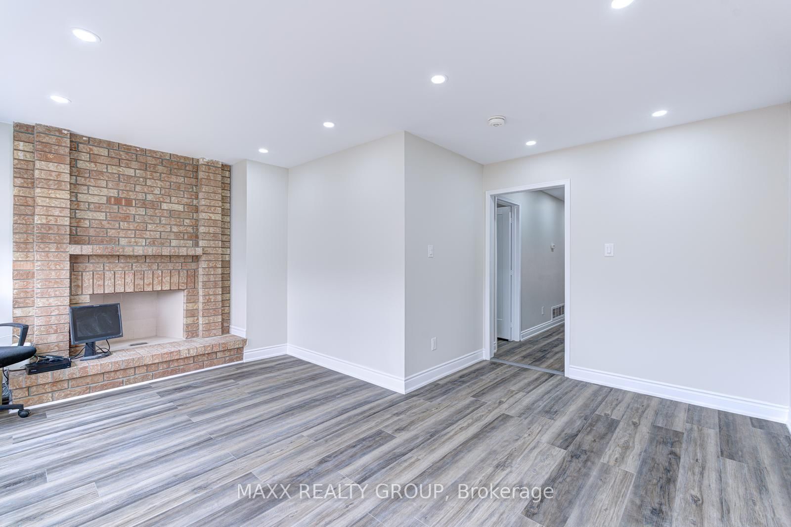 Semi-Detached House for sale at 109 Woodsend Ru, Brampton, Ontario, L6Y 4H7 - Fletcher's Creek South - MLS: W12615184