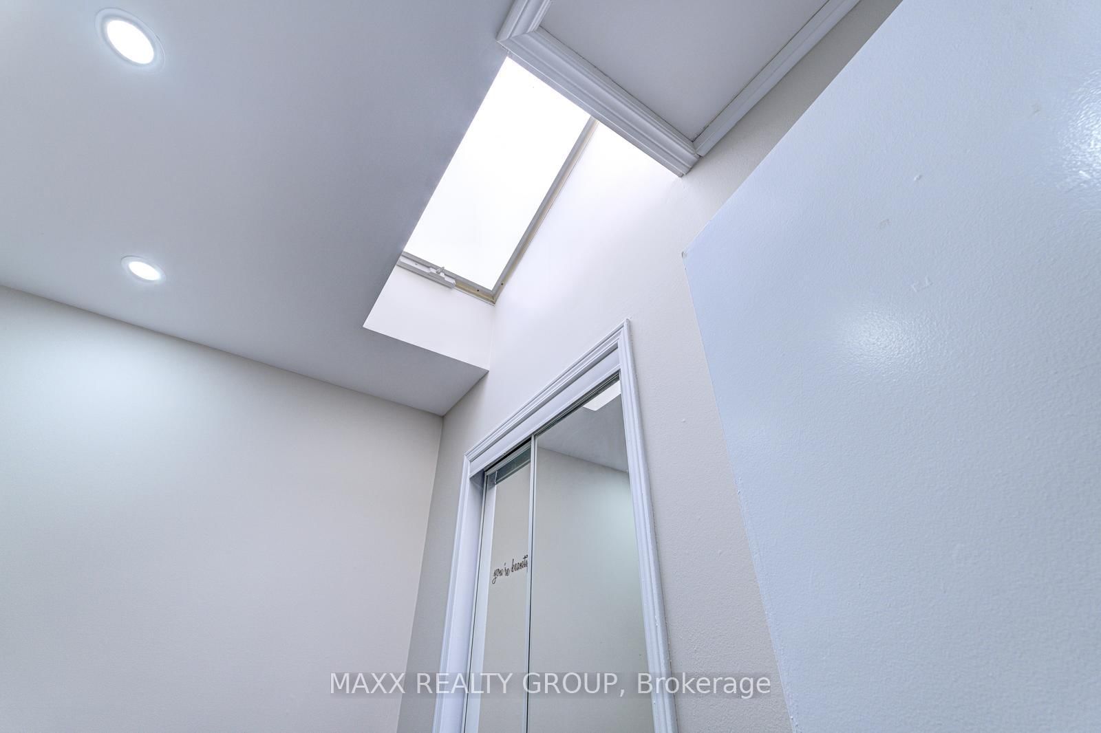 Semi-Detached House for sale at 109 Woodsend Ru, Brampton, Ontario, L6Y 4H7 - Fletcher's Creek South - MLS: W12615184