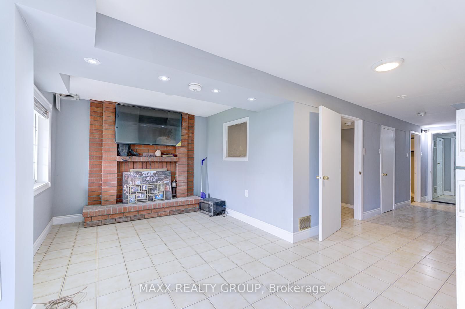 Semi-Detached House for sale at 109 Woodsend Ru, Brampton, Ontario, L6Y 4H7 - Fletcher's Creek South - MLS: W12615184