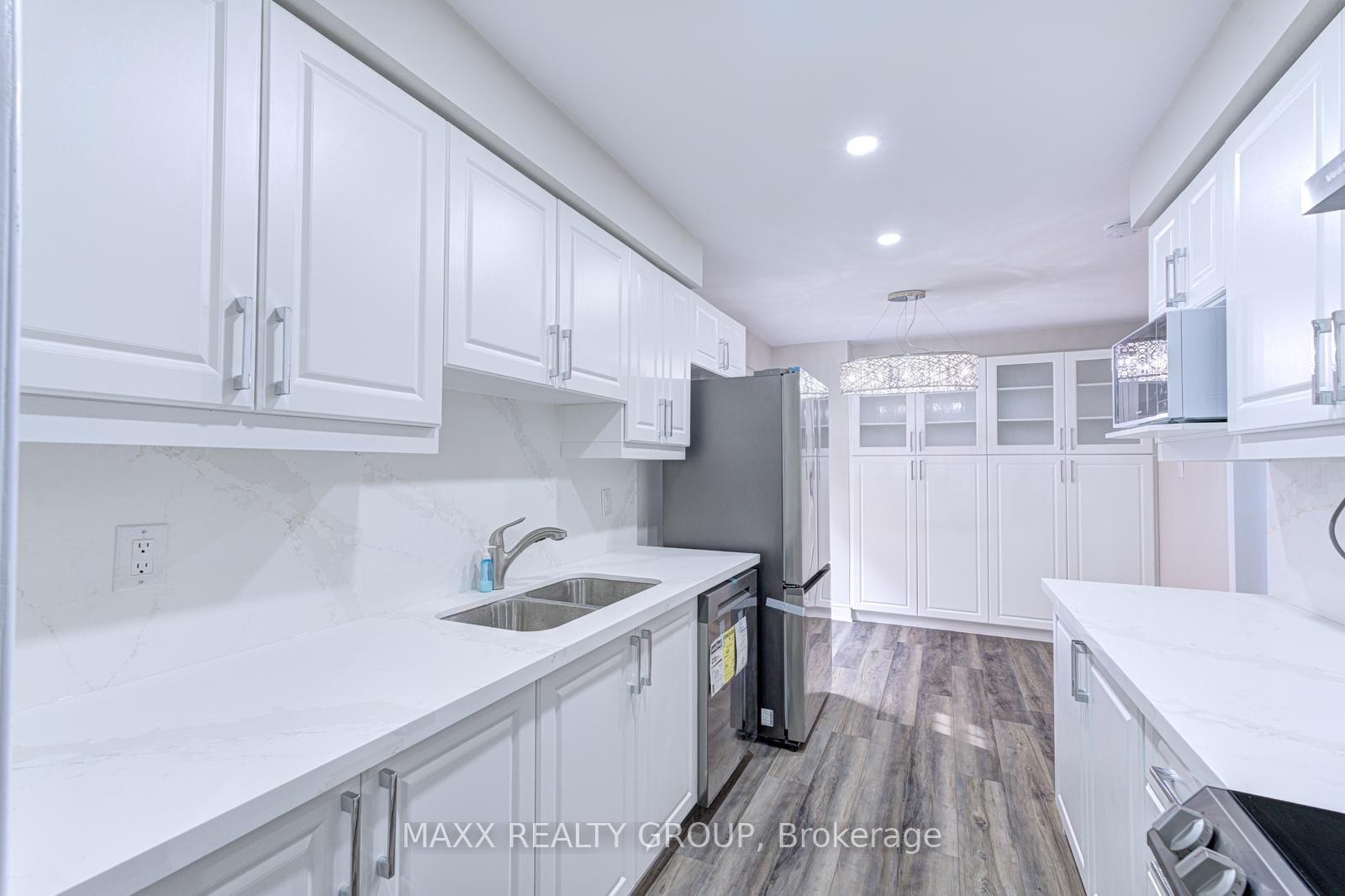 Semi-Detached House for sale at 109 Woodsend Ru, Brampton, Ontario, L6Y 4H7 - Fletcher's Creek South - MLS: W12615184