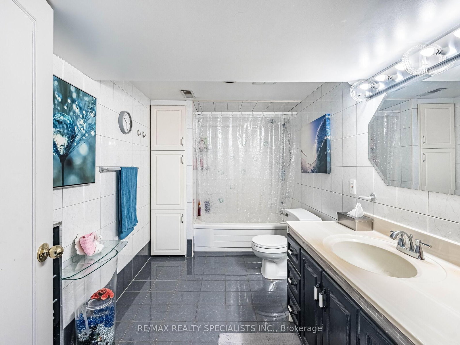 9186 Goreway Drive - Photo 37