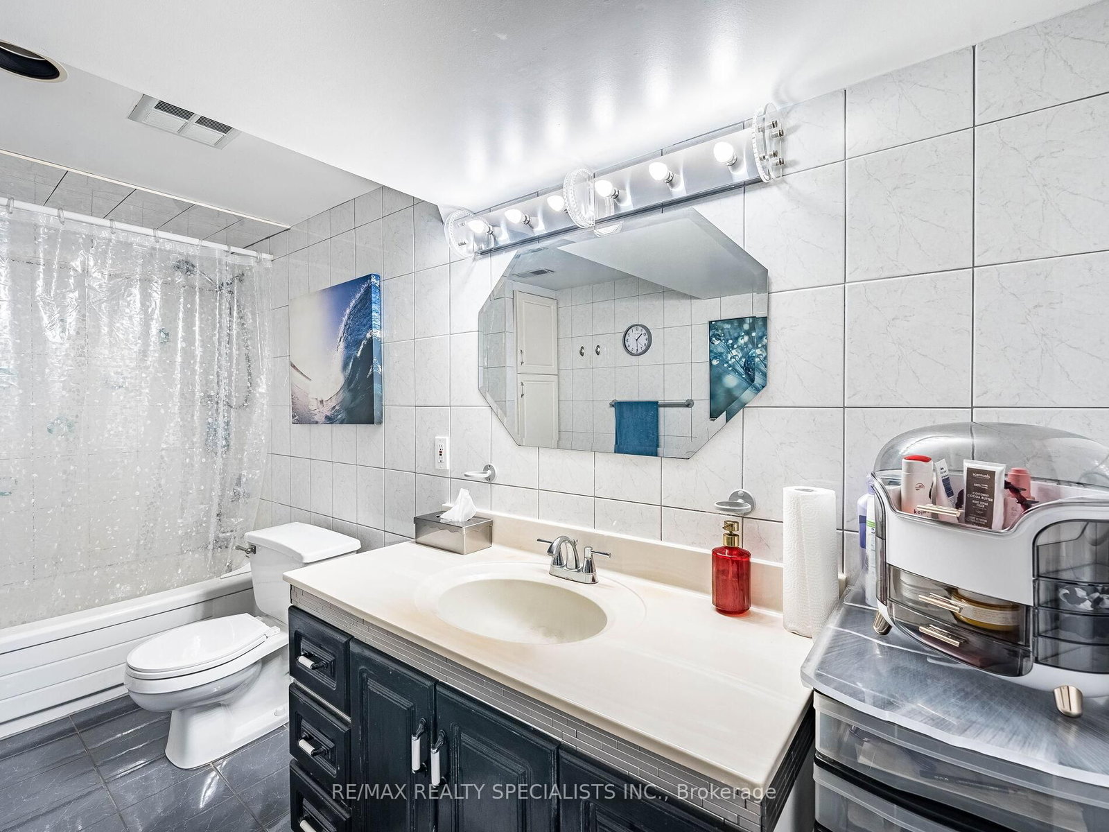 9186 Goreway Drive - Photo 38