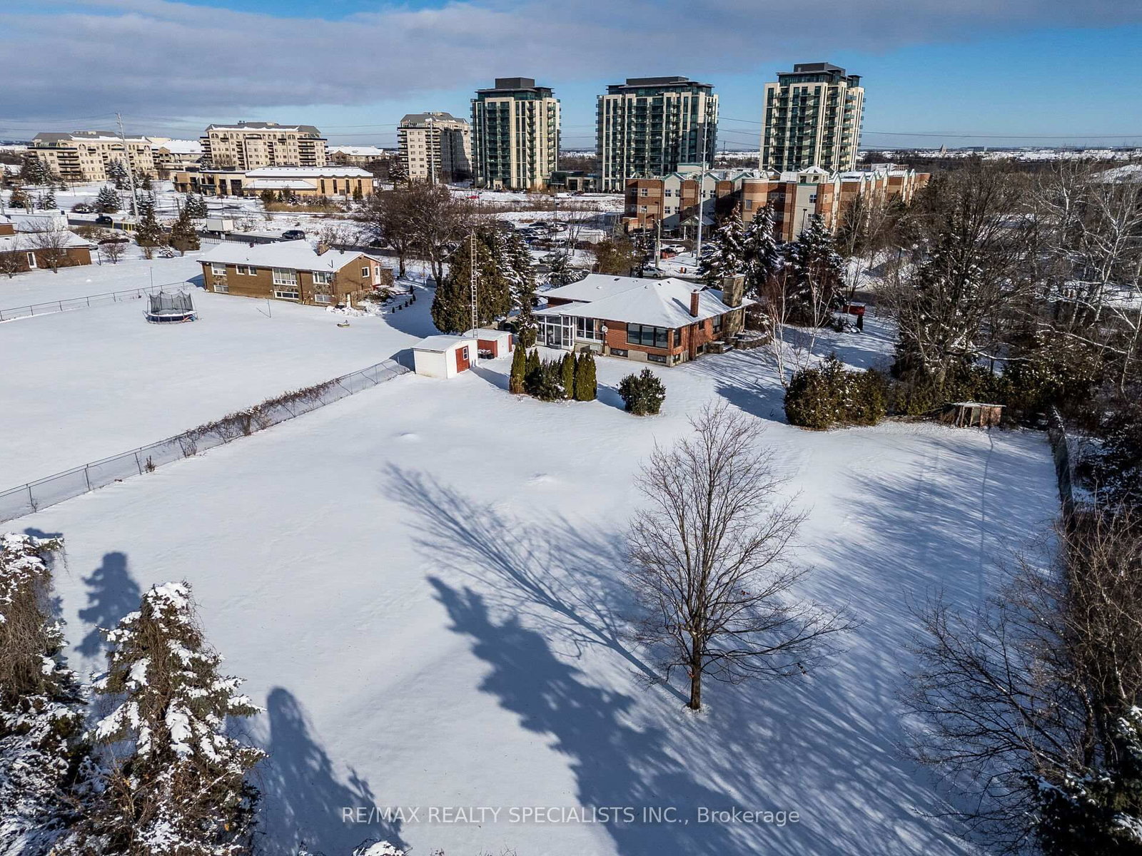 9186 Goreway Drive - Photo 4