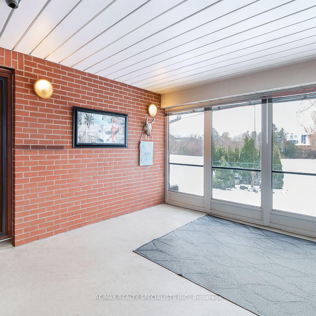 9186 Goreway Drive - Photo 40