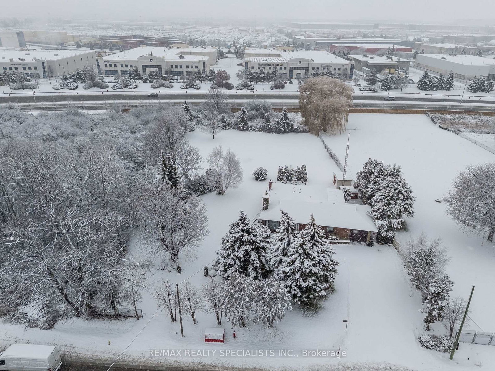 9186 Goreway Drive - Photo 42