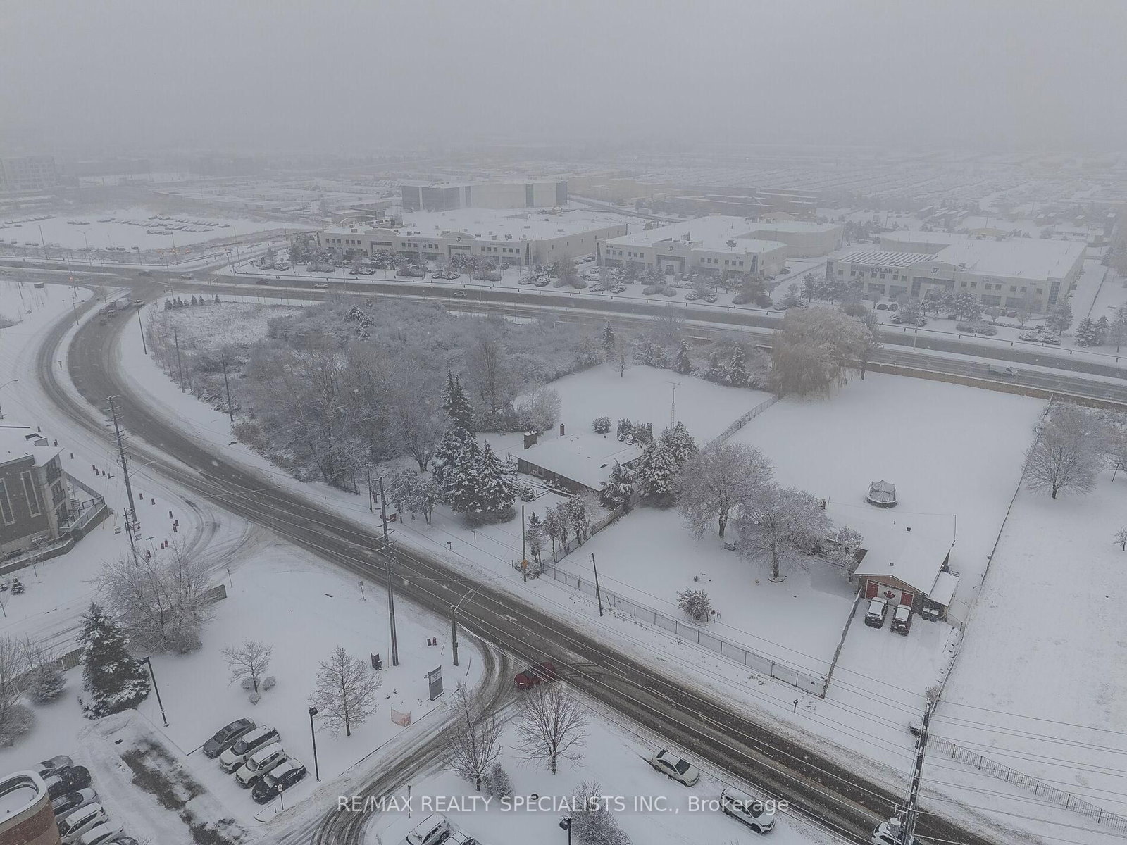 9186 Goreway Drive - Photo 44