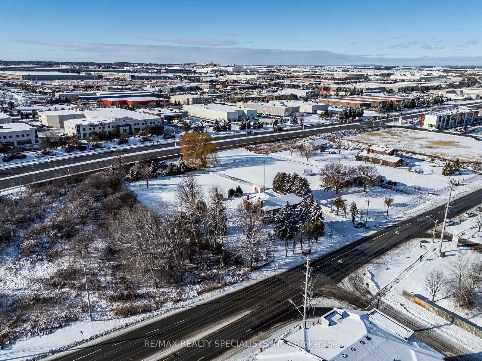 9186 Goreway Drive - Photo 5