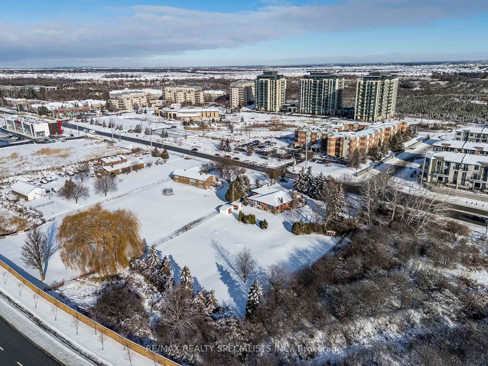 9186 Goreway Drive - Photo 6