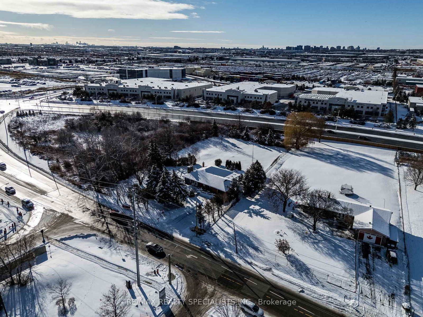 9186 Goreway Drive - Photo 7