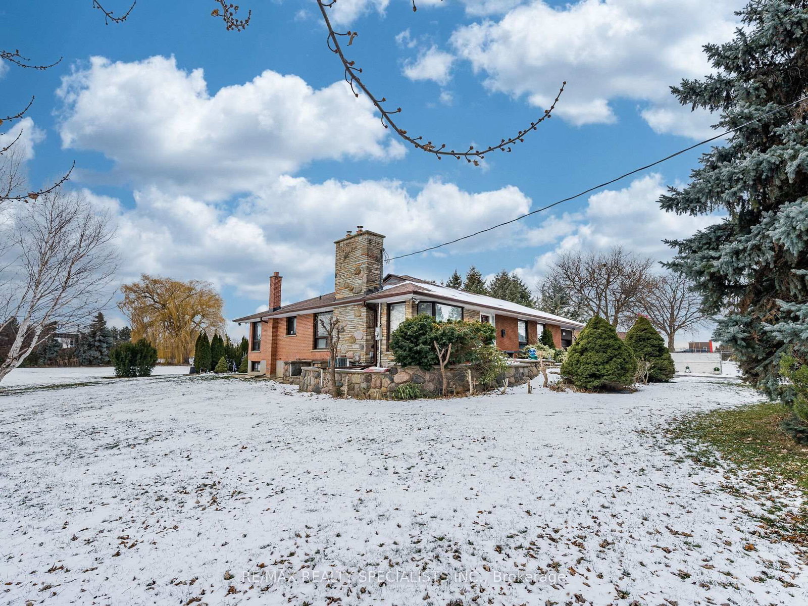 9186 Goreway Drive - Photo 8