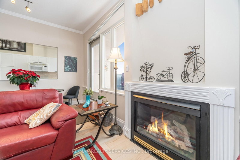 7 Dayspring Brampton,ON L6P 1C1 — Photo 11