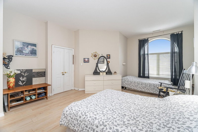 7 Dayspring Brampton,ON L6P 1C1 — Photo 23