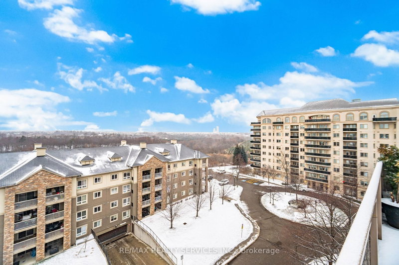 7 Dayspring Brampton,ON L6P 1C1 — Photo 36