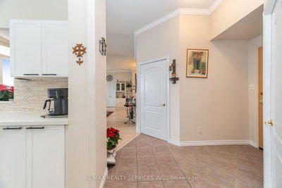 7 Dayspring Brampton,ON L6P 1C1 — Photo 7