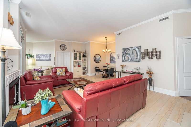 7 Dayspring Brampton,ON L6P 1C1 — Photo 9