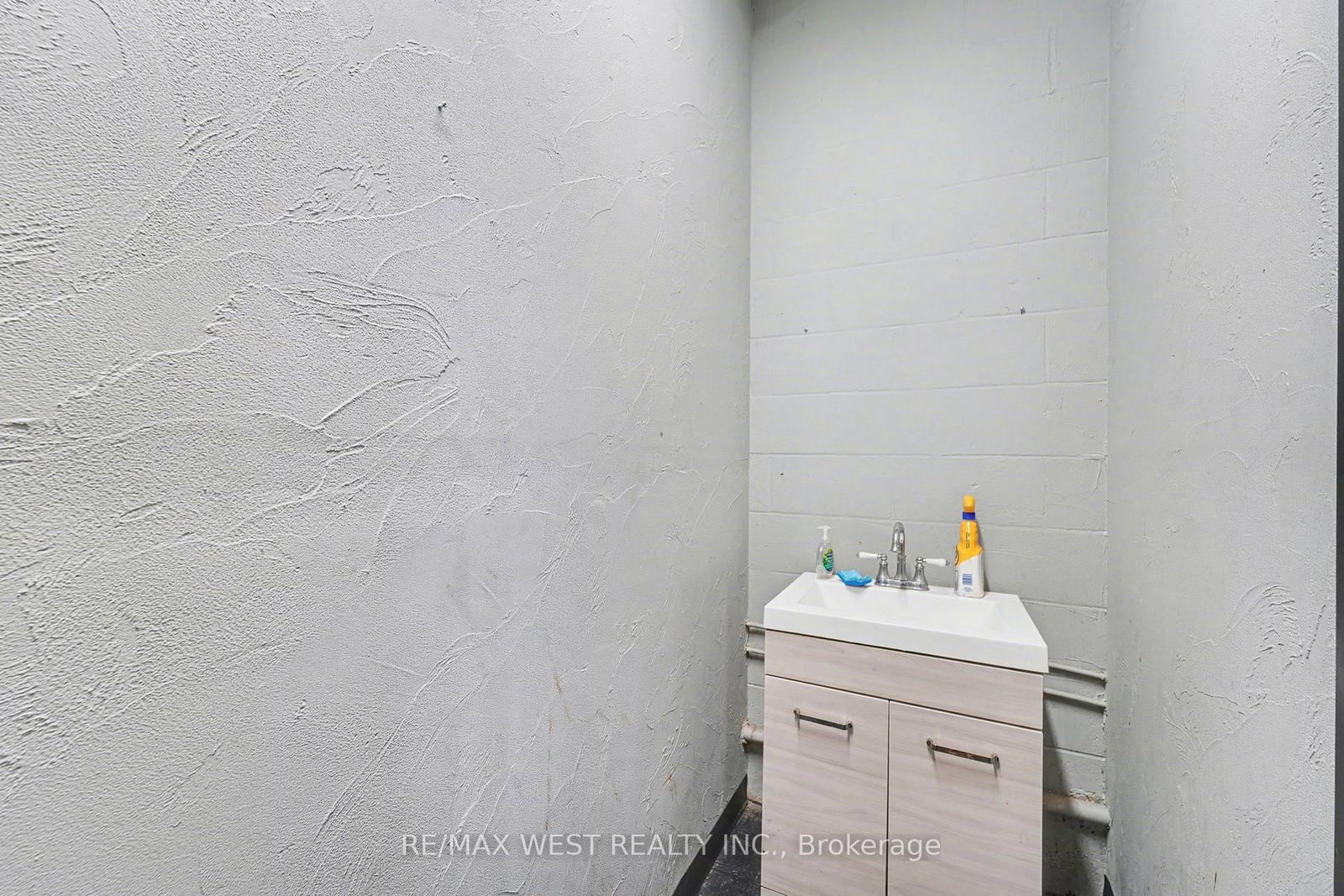50 Bartor Road, Unit Lower Level - Photo 25