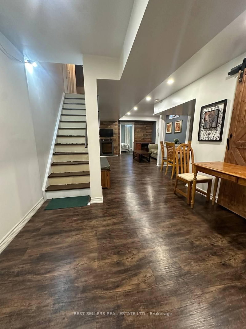 5861 Cozumel Dr, Mississauga, L5M 6Y7 | Image 2