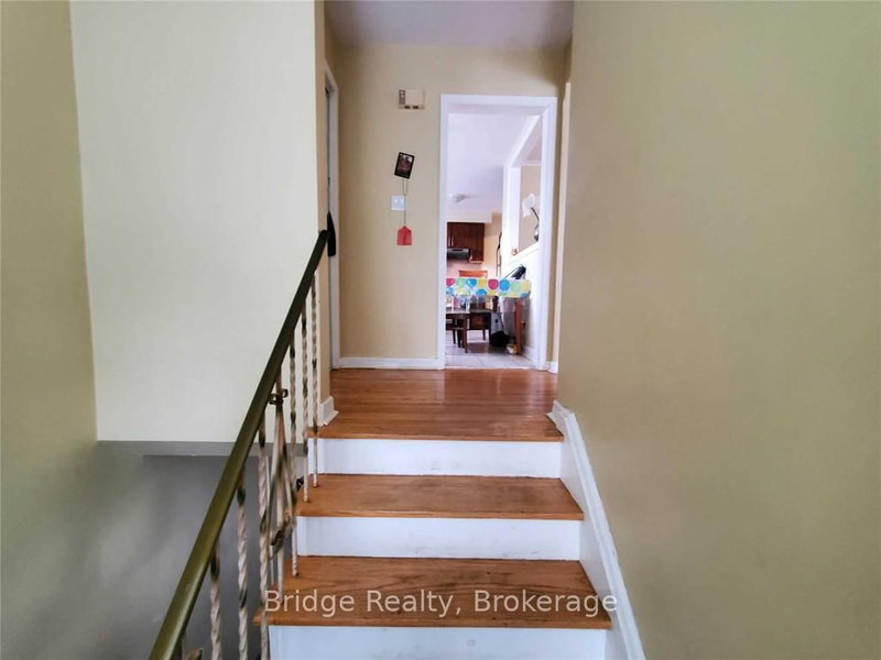 7075 Magic Crt, Mississauga, L4T 3A2 | Image 3