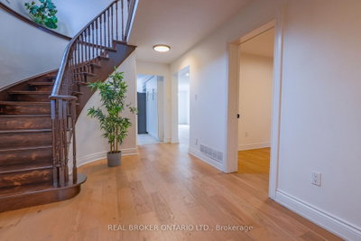 4326 Waterford Crescent — photo 3