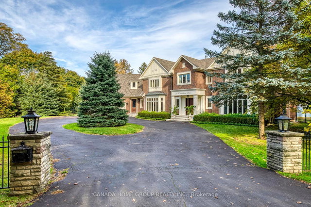 21 Ennisclare Drive E