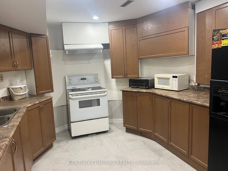 Lower - 1588 Princelea Pl, Mississauga, L5M 3P2 | Image 3