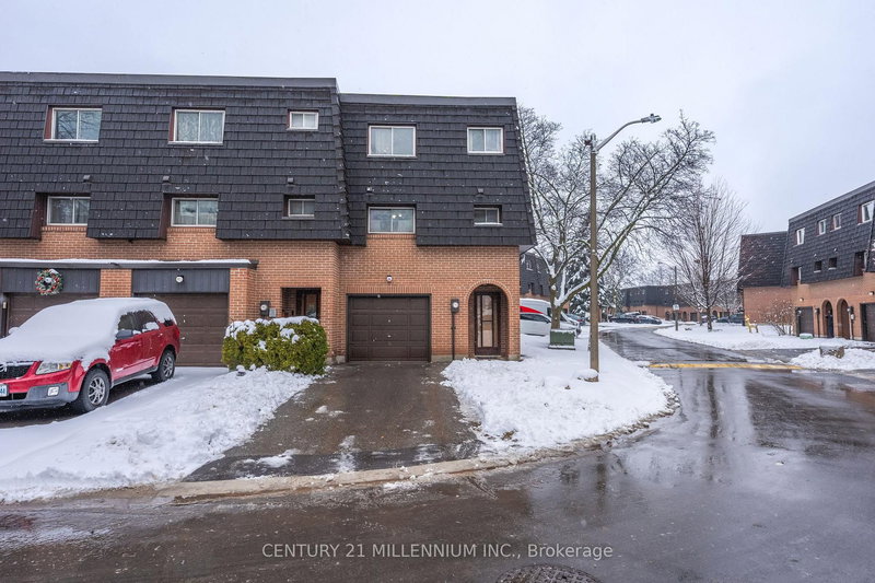 79 Darras Crt, Brampton, L6T 1W7 | Image 2