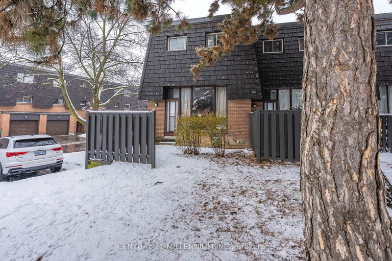 79 Darras Crt, Brampton, L6T 1W7 | Image 3