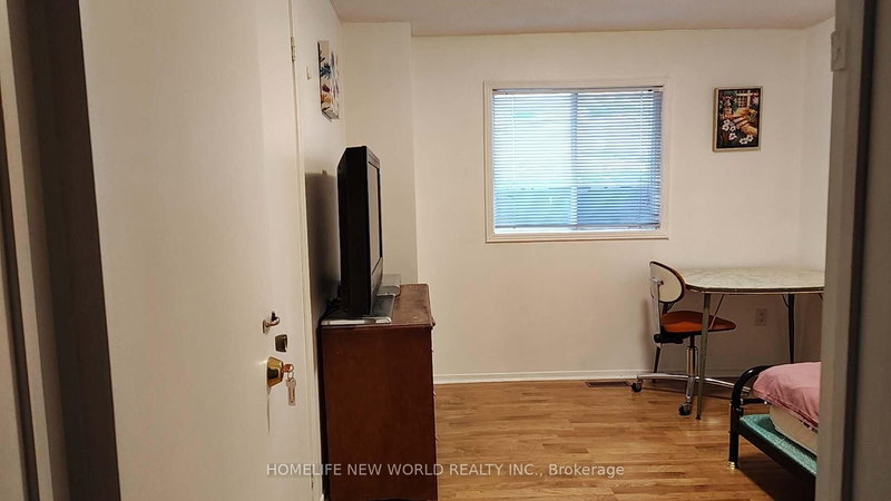 3rd bedroom - 3050 Olympus Mews, Mississauga, L5N 4V7 | Image 2