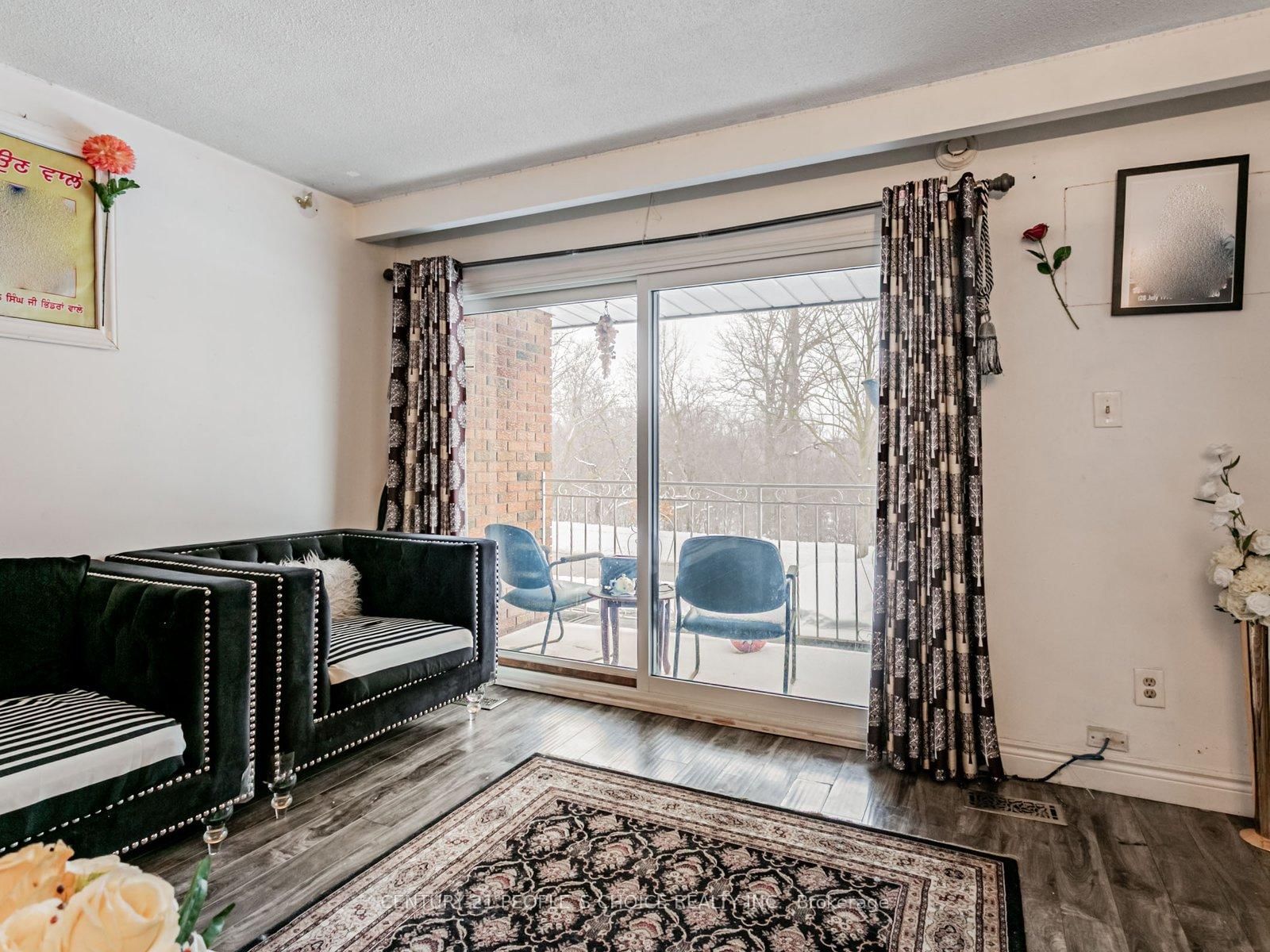 Semi-Detached House for sale at 18 Curtis Drive, Brampton, Ontario, L6Y 2J6 - Brampton South - MLS: W12627758