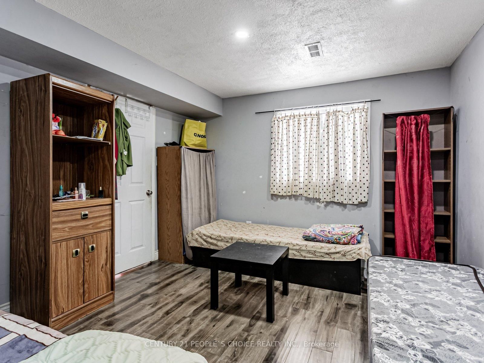 Semi-Detached House for sale at 18 Curtis Drive, Brampton, Ontario, L6Y 2J6 - Brampton South - MLS: W12627758