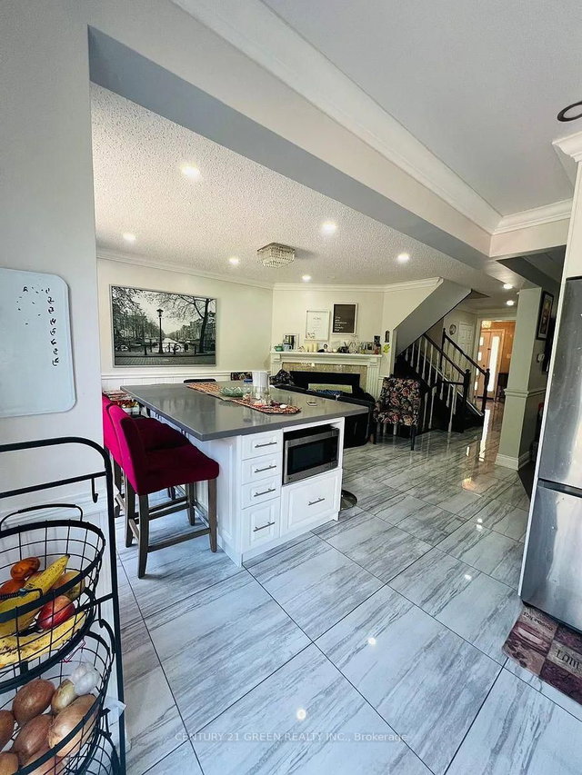 6335 Plowmans Heath