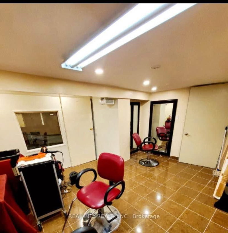 365 Main St N, Brampton, L6X 1N6 | Image 3