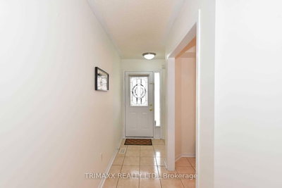 22 Qualivalley Drive, Brampton, Ontario image-0-1