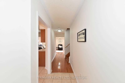 22 Qualivalley Drive, Brampton, Ontario image-0-2