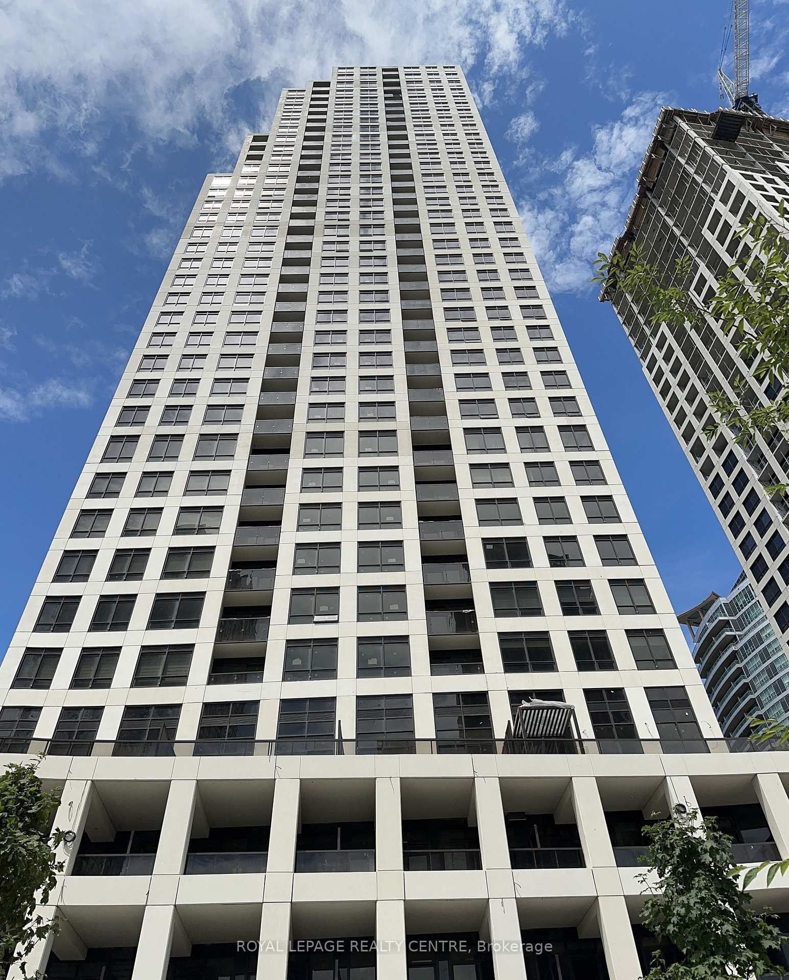 36 ELM Drive W, Unit 1903 - Photo 2