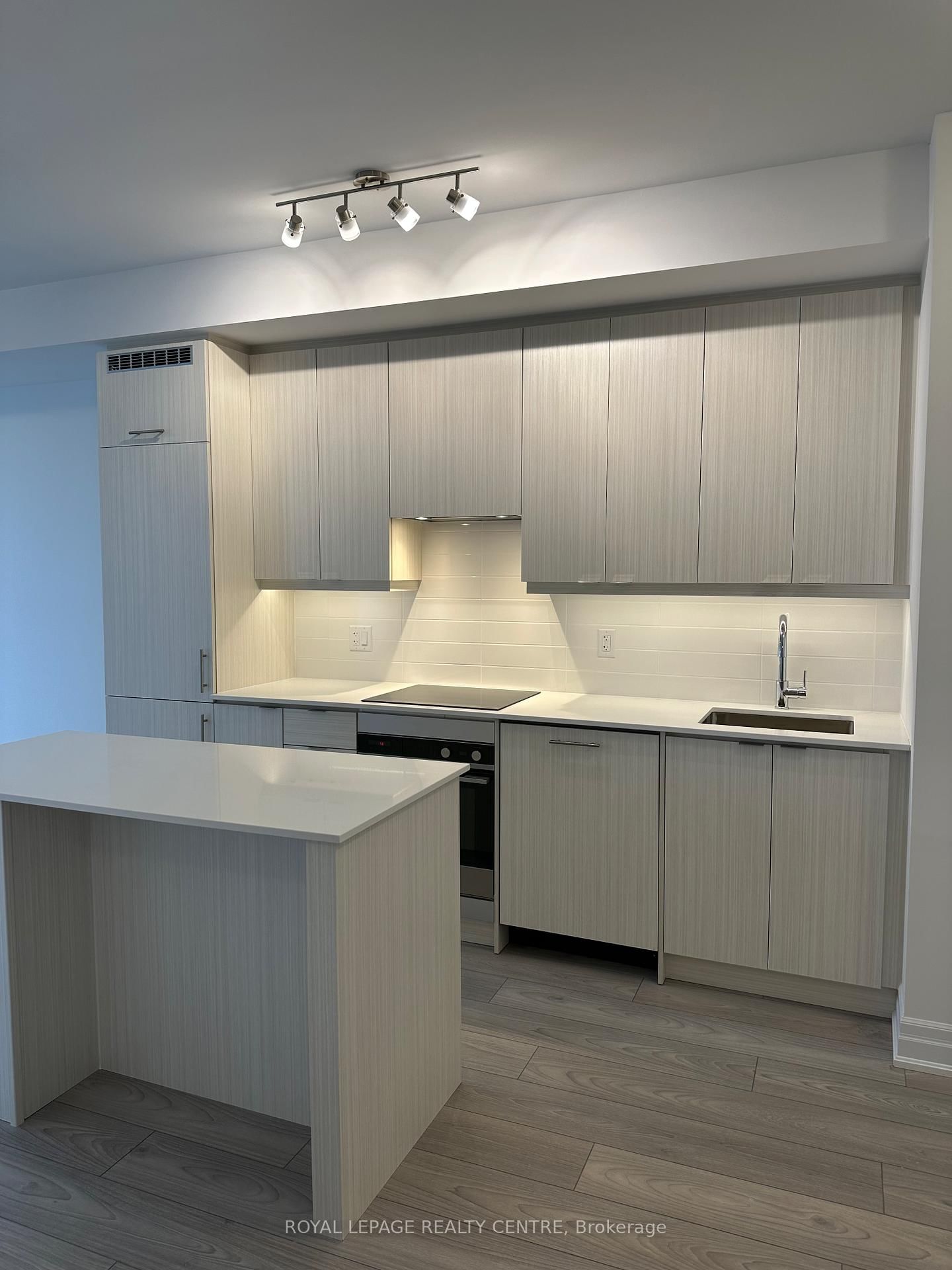 36 ELM Drive W, Unit 1903 - Photo 4