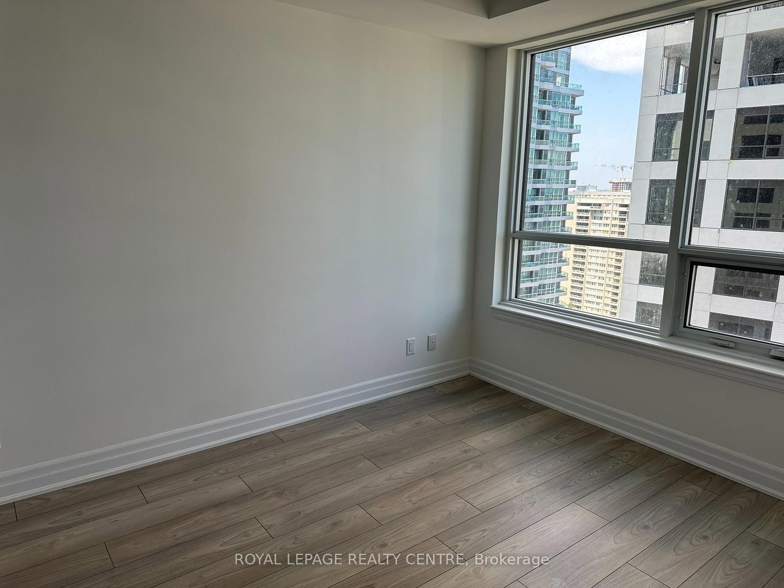 36 ELM Drive W, Unit 1903 - Photo 9