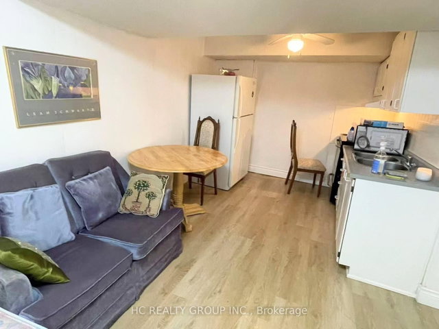 29 Basement - 3025 Cedarglen Gate