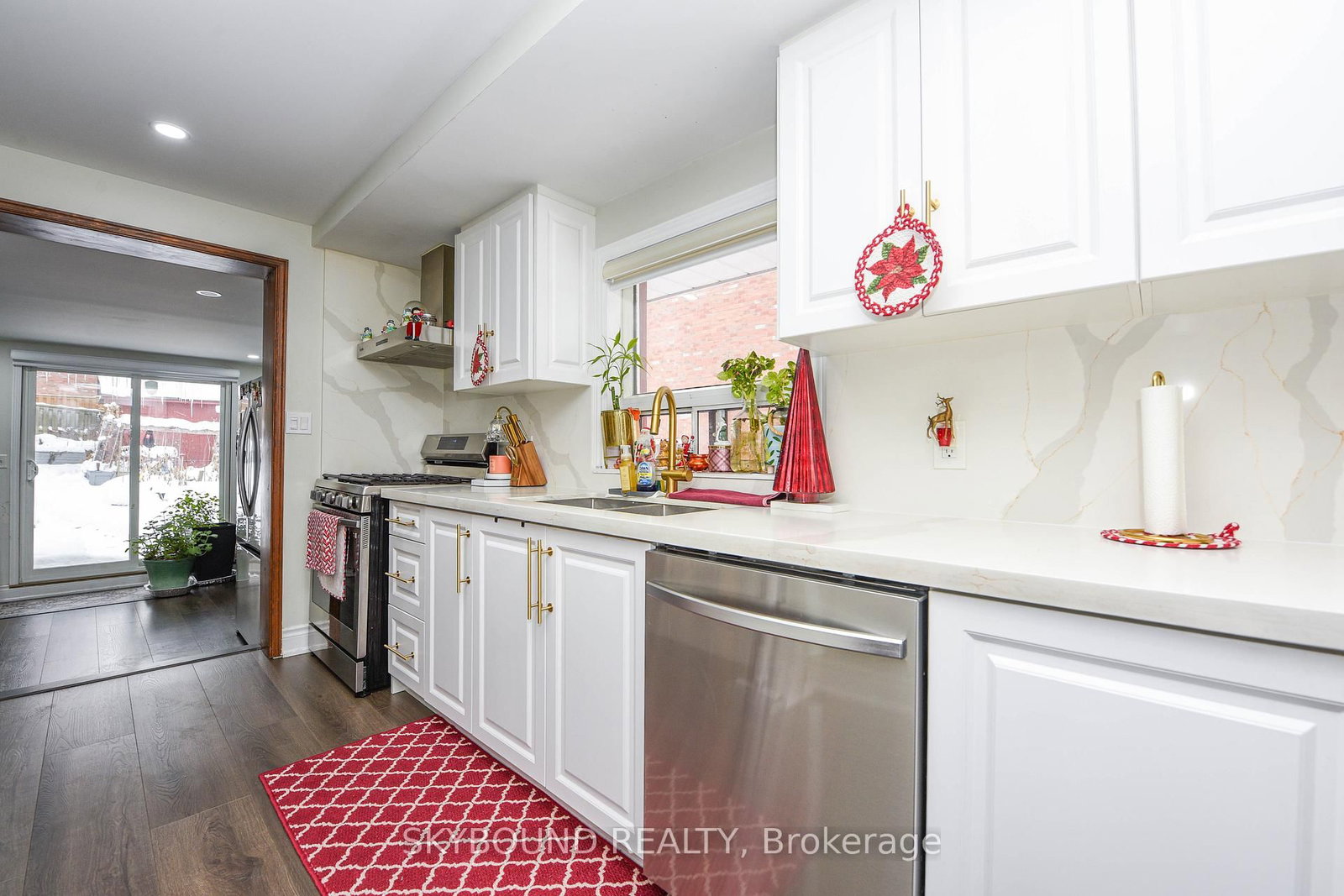 Detached House for sale at 32 Victoria Avenue, Halton Hills, Ontario, L7J 1Y9 - Acton - MLS: W12633380