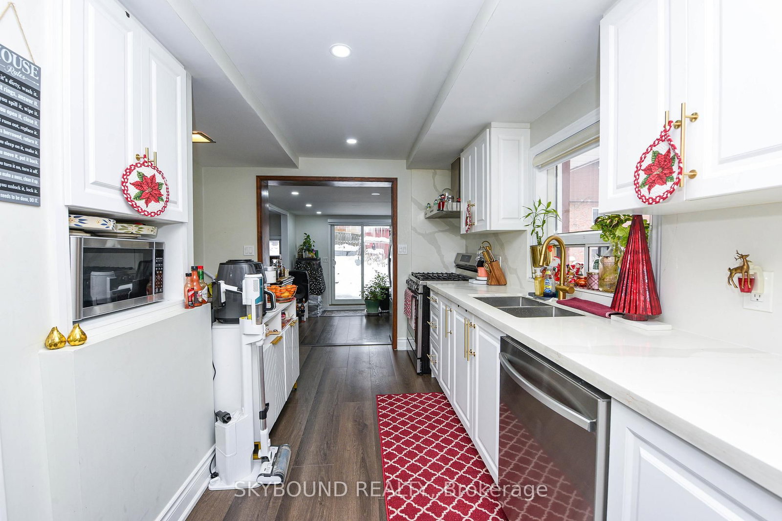 Detached House for sale at 32 Victoria Avenue, Halton Hills, Ontario, L7J 1Y9 - Acton - MLS: W12633380