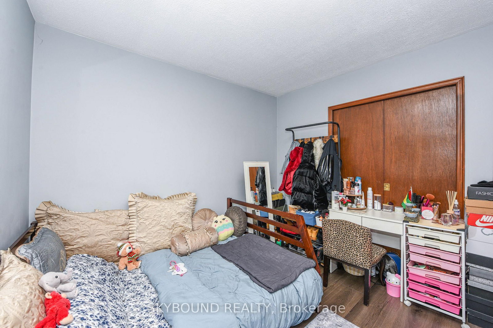 Detached House for sale at 32 Victoria Avenue, Halton Hills, Ontario, L7J 1Y9 - Acton - MLS: W12633380