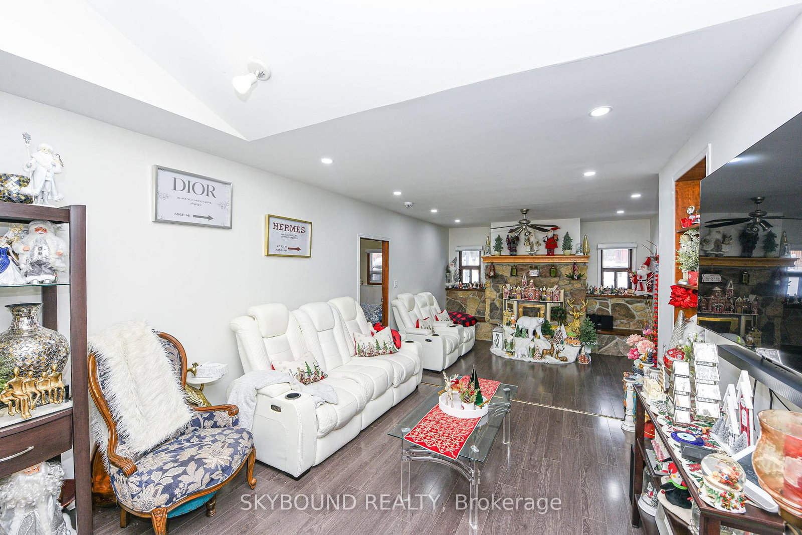 Detached House for sale at 32 Victoria Avenue, Halton Hills, Ontario, L7J 1Y9 - Acton - MLS: W12633380