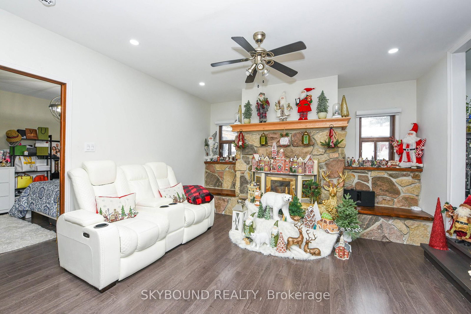 Detached House for sale at 32 Victoria Avenue, Halton Hills, Ontario, L7J 1Y9 - Acton - MLS: W12633380