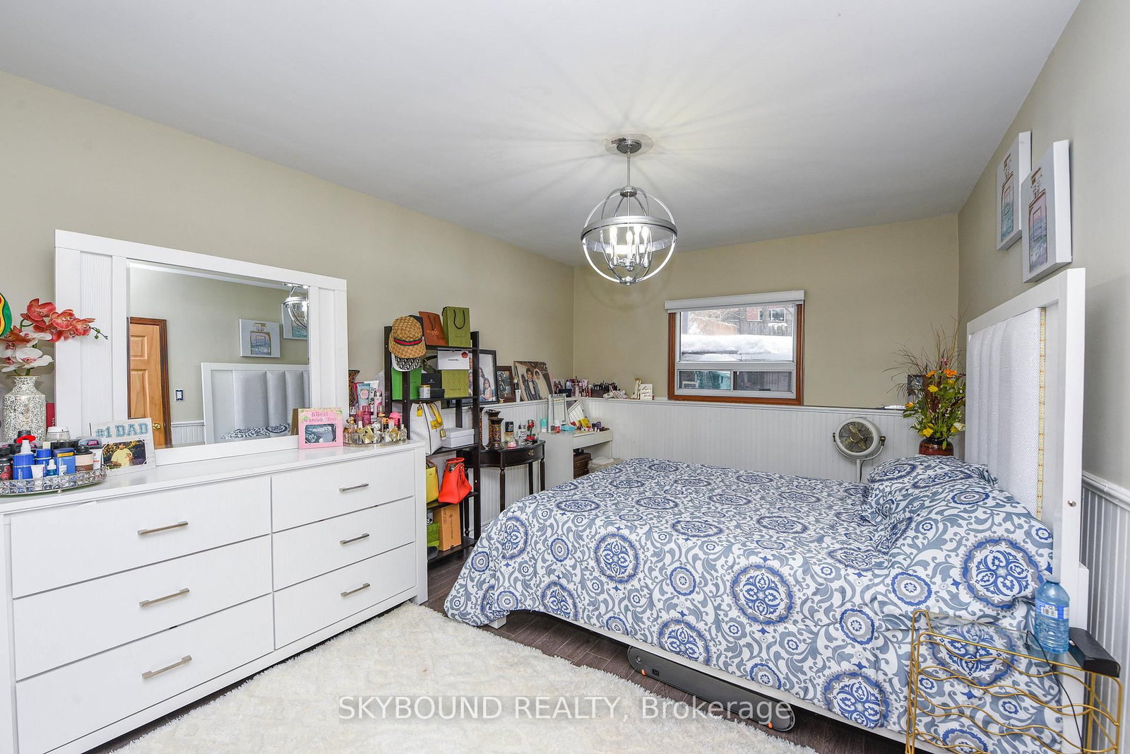 Detached House for sale at 32 Victoria Avenue, Halton Hills, Ontario, L7J 1Y9 - Acton - MLS: W12633380