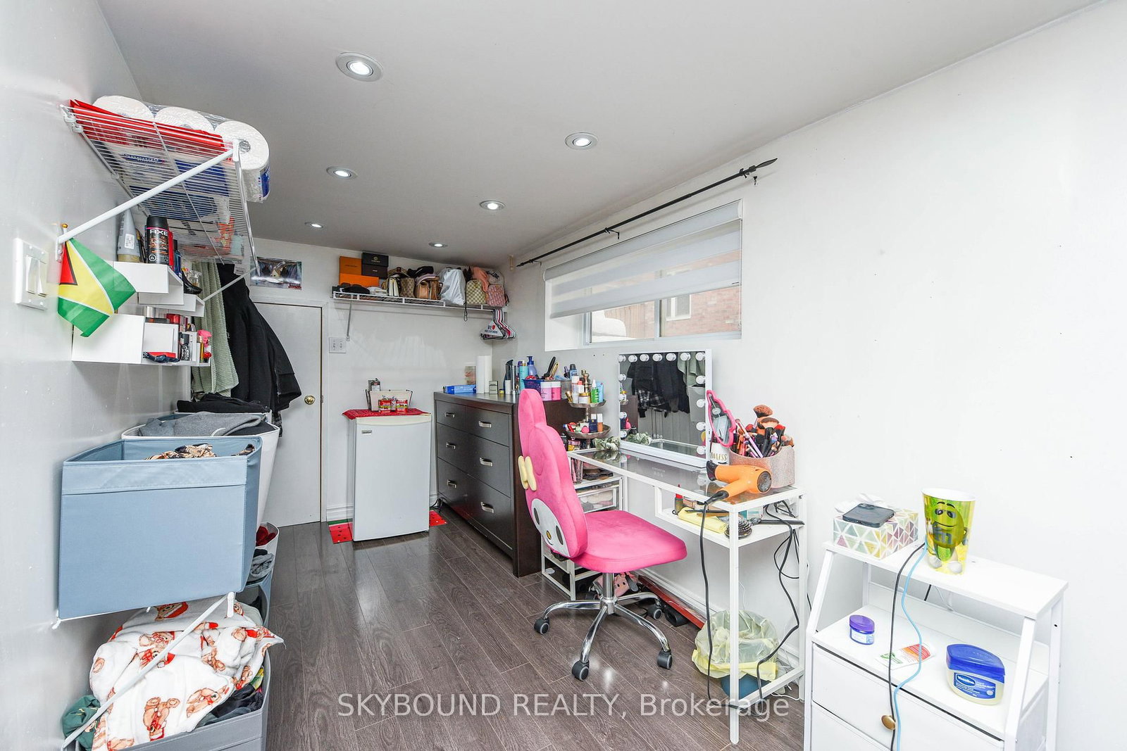 Detached House for sale at 32 Victoria Avenue, Halton Hills, Ontario, L7J 1Y9 - Acton - MLS: W12633380